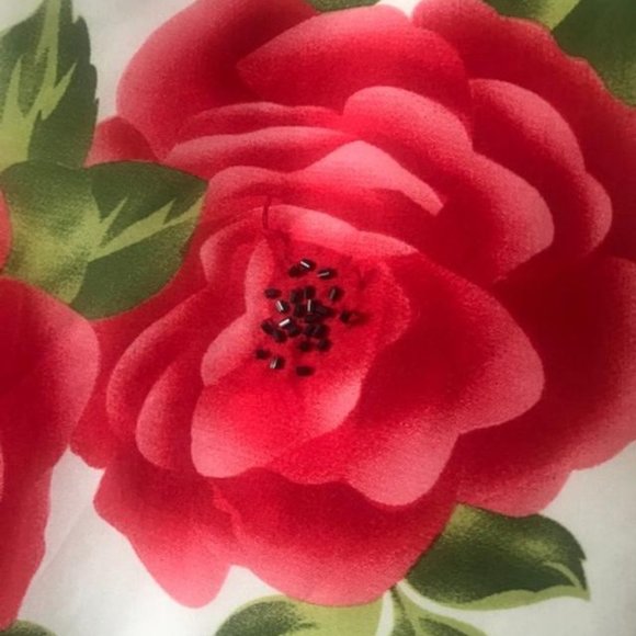 Cream Skirt w/Flowers 100% silk skirt. - Picture 2 of 5